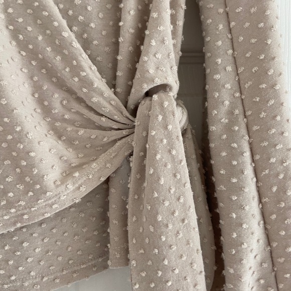 Textured wrap top - Picture 4 of 4